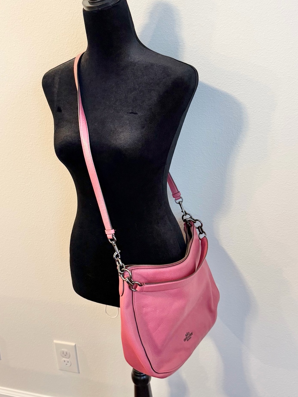PRE LOVED COACH Chelsea Hobo Crossbody Shoulder Bag Pebble Leather - Picture 3 of 13